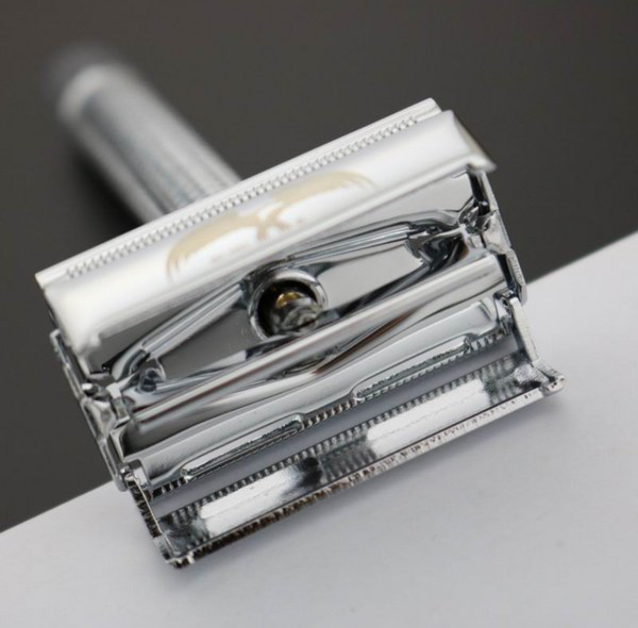 Weishi Safety Razor Double Edge Butterfly Open image 1