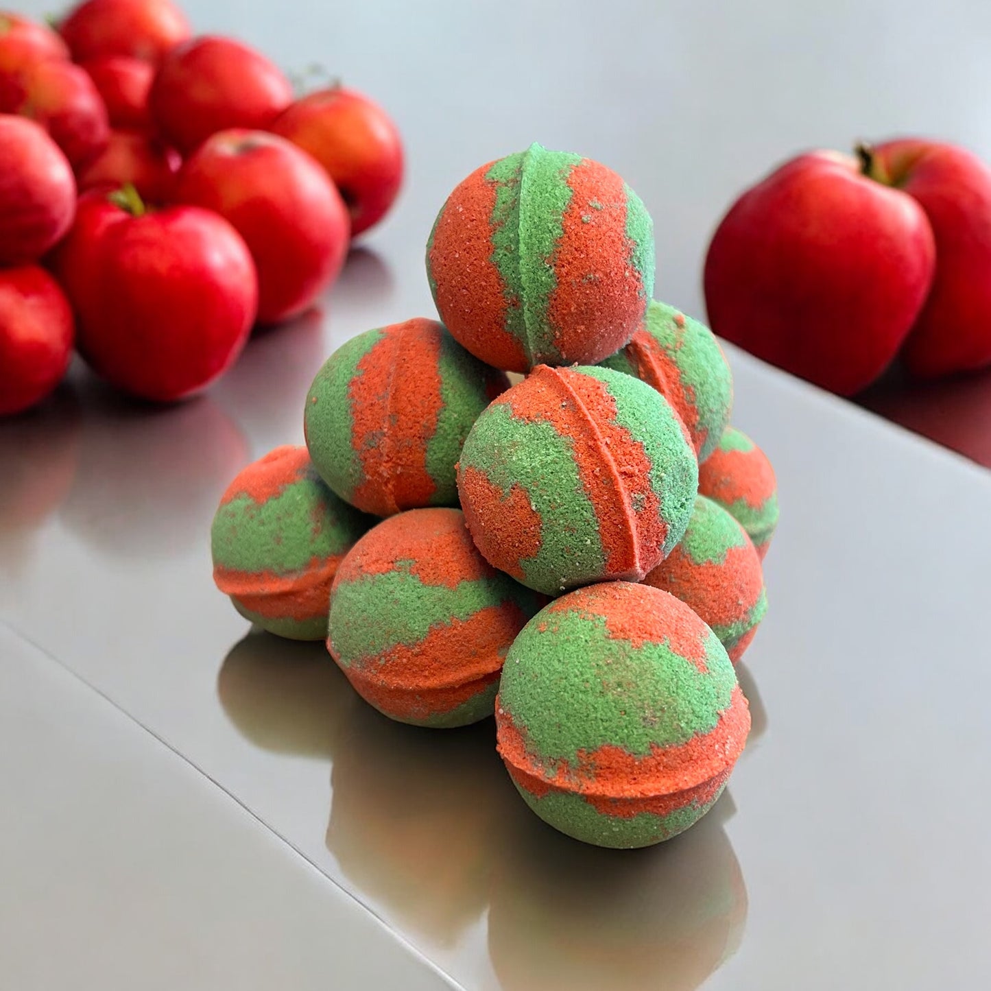 Apple Bonbon Mini Bath Bomb image 0