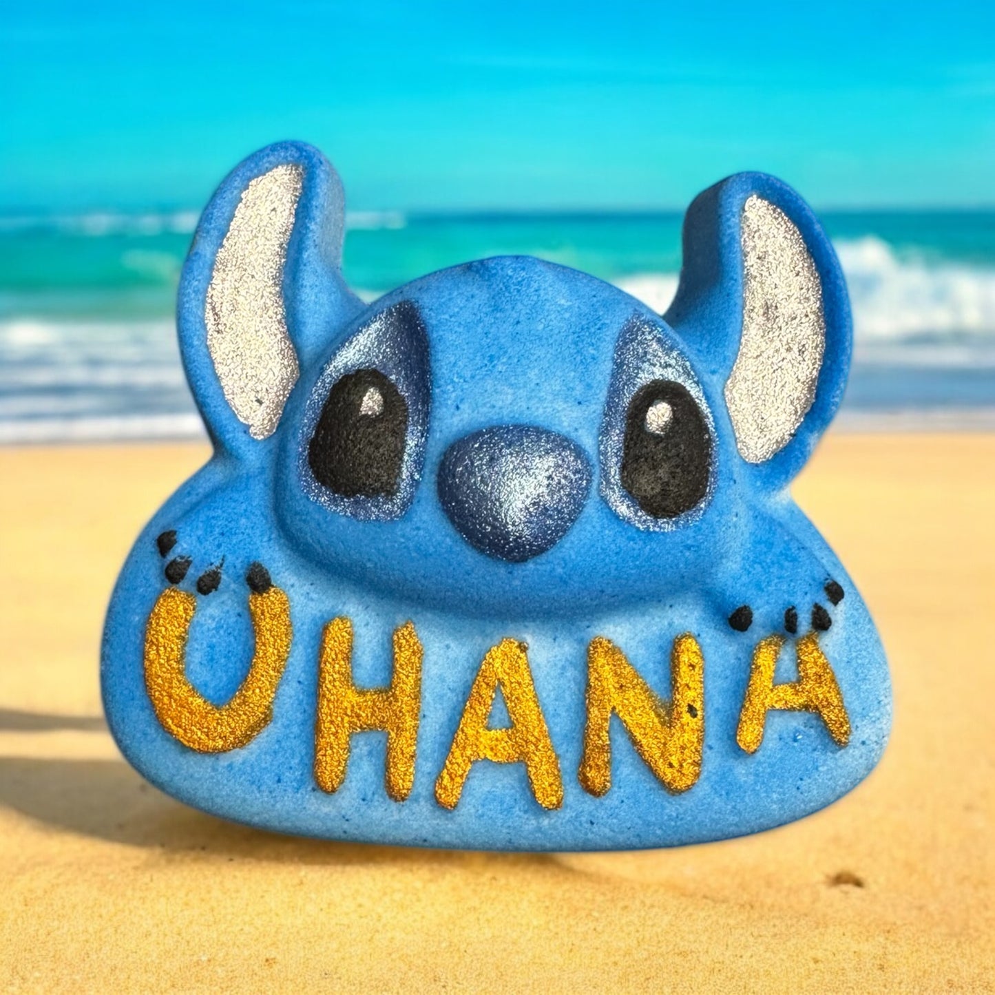 Cute Alien Family Bath Bomb image 0